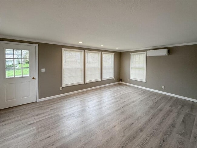 Sala de estar - 12189 Shady Ave