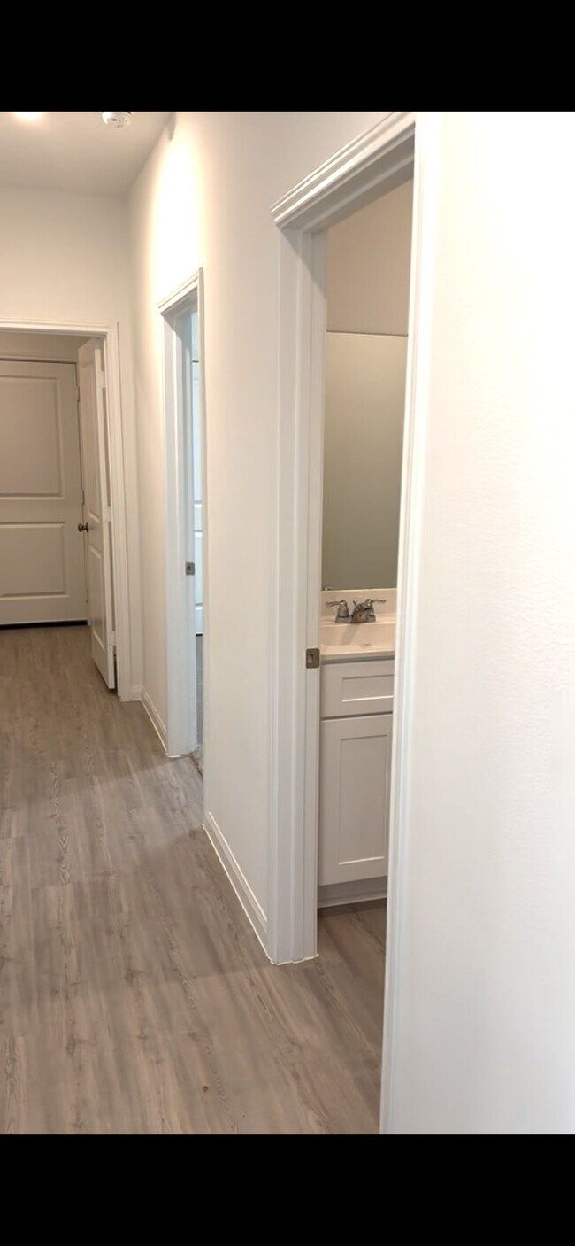 Photo - 26073 Hampshire Dr