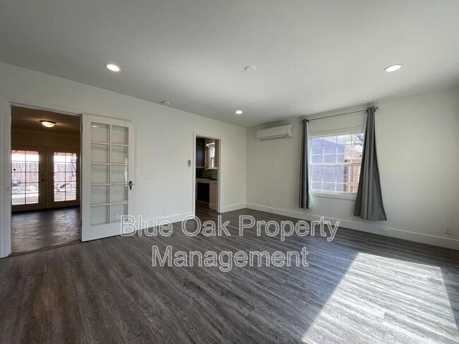 Photo - 266 E 6th Ave Unit 2