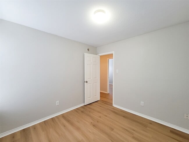 Building Photo - 7438 Fox Knoll Ln