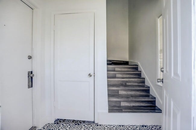 Photo - 3446 Blodgett St