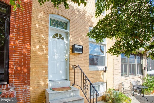 Photo - 639 S Montford Ave Townhome