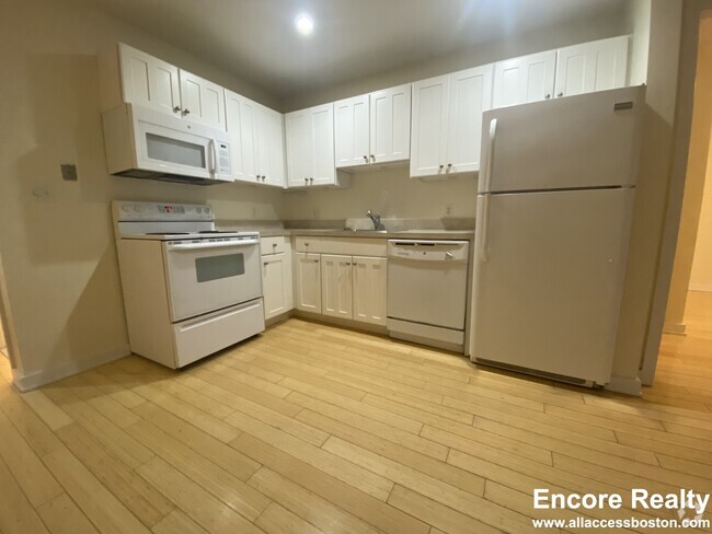 Building Photo - 46 Boylston St Unit 1 BED Downtown Rental