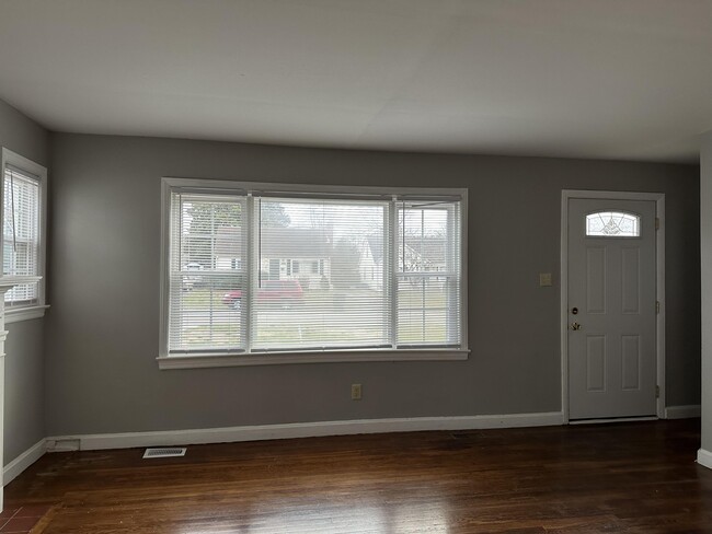 Photo - 635 Longview Dr