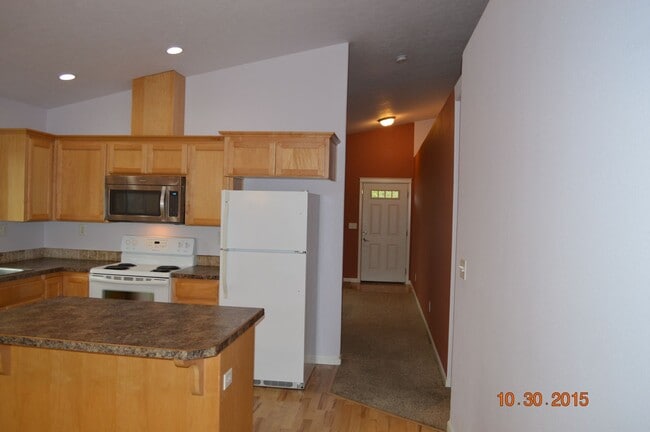 Photo - 1043 Fuji Ln