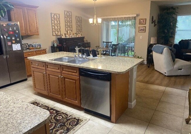 Kitchen - 4640 Pagosa Springs Cir