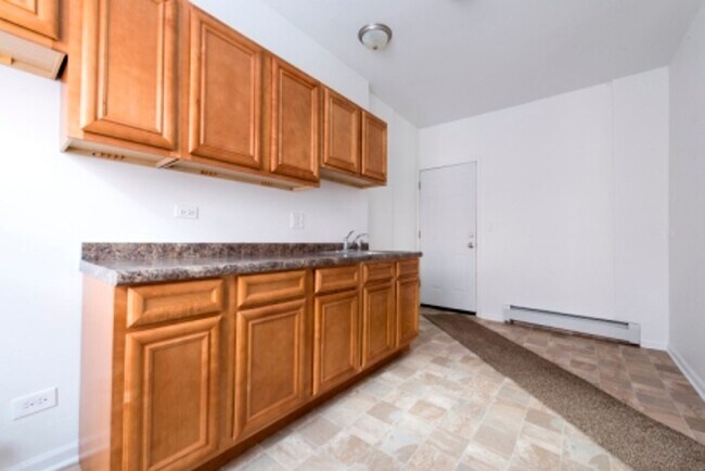 4815 W Monroe