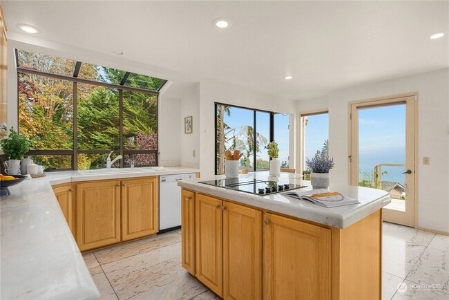 Photo - 3909 NE 157th Pl