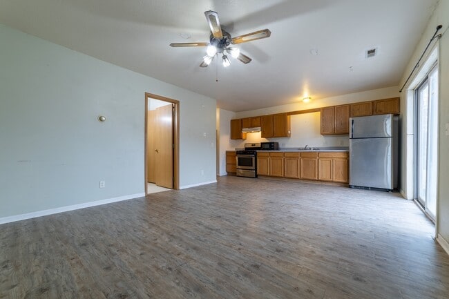 Building Photo - 107 N 1st St