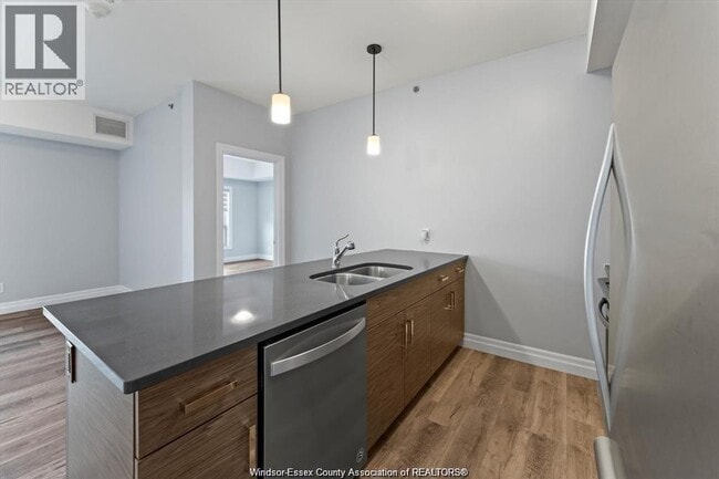 Photo - 5840 Newman Blvd Unité 103