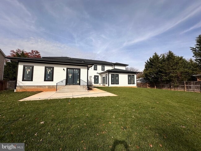 Photo - 2113 Chain Bridge Rd