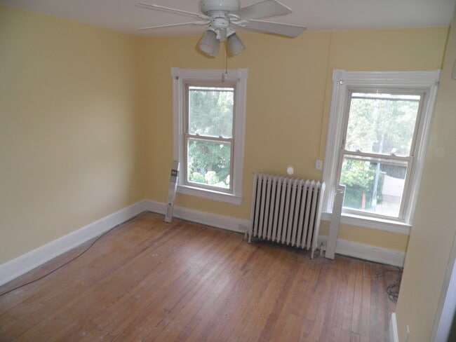 Building Photo - 309 Constitution Ave NE Unit Top Floor #3