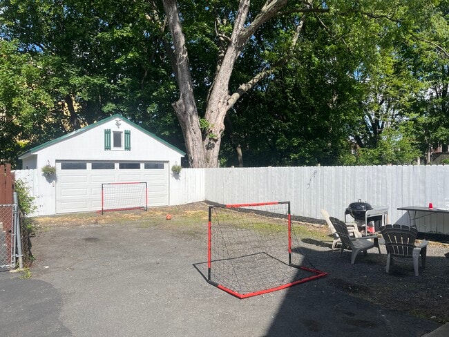 Photo - 25 Besch Ave