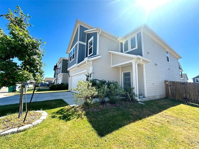 Photo - 15701 Ellinger Dr