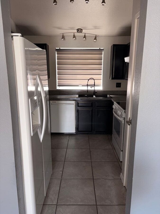 Photo - Charming 2-Bedroom Townhouse in Tukwila – Move-In Ready!