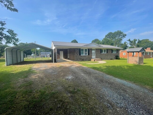 Welcome to this charming 3-bedroom, 2-bath... - Welcome to this charming 3-bedroom, 2-bath... House