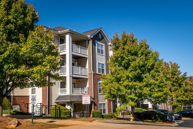 South Oak Crossing Apartments