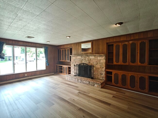 Photo - 45 Meribrook Cir