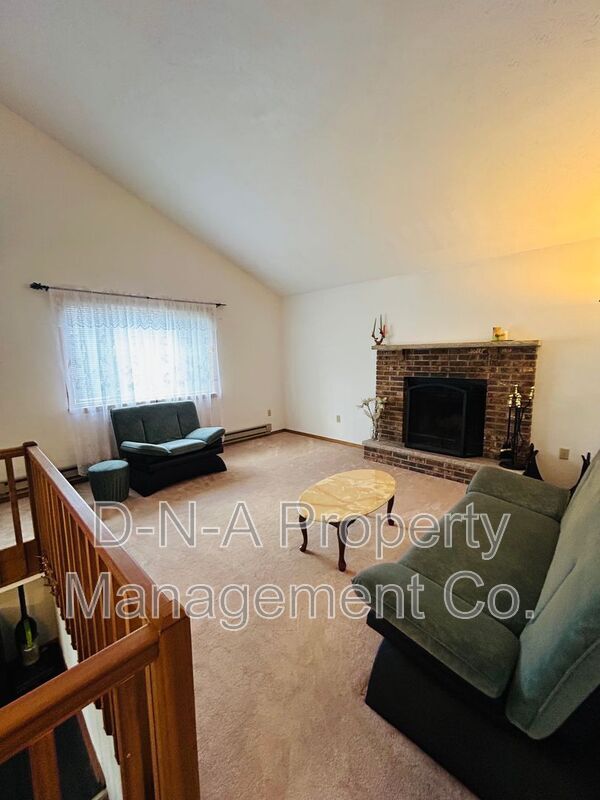 Photo - 954 Country Pl Dr