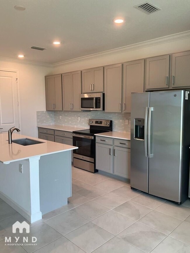 Photo - 515 Veridian Cir NW