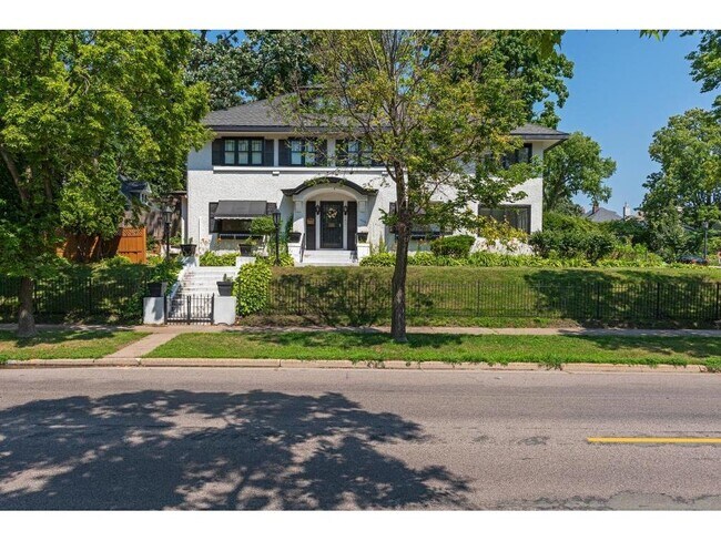 Photo - 1404 W Franklin Ave House