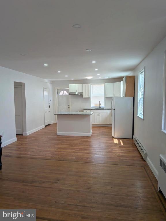 Photo - 7524 Whitaker Ave