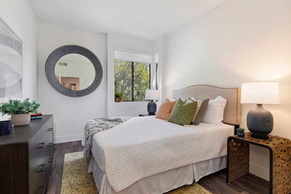 Living at Santa Monica