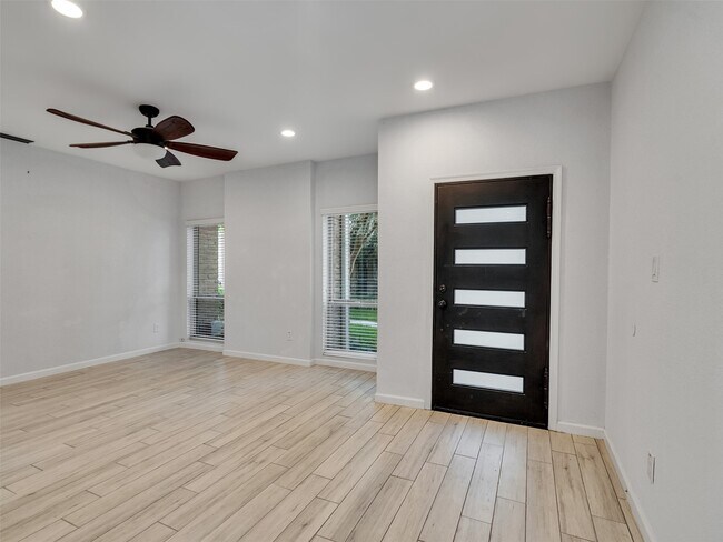 Photo - 12625 Memorial Dr Unidad 94