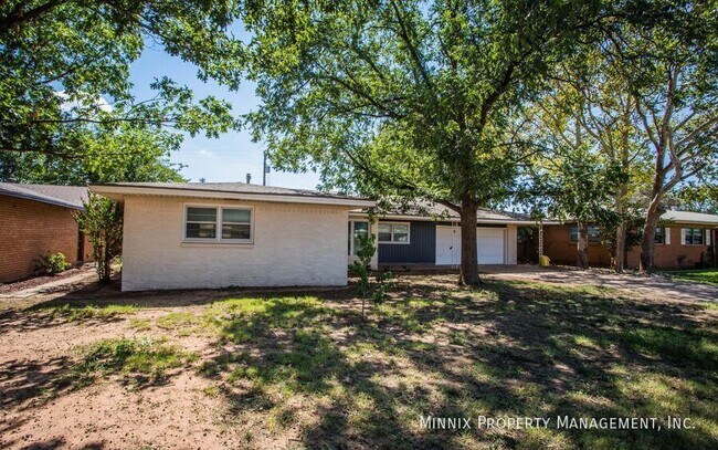 Photo - 3111 49th St