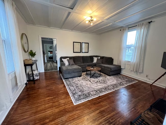 Photo - 1215 Eagle St