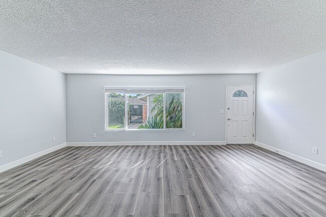 Photo - 1600 Mabury St Unidad 1610-N