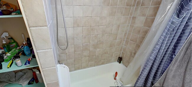 Photo - 10 Saunders St