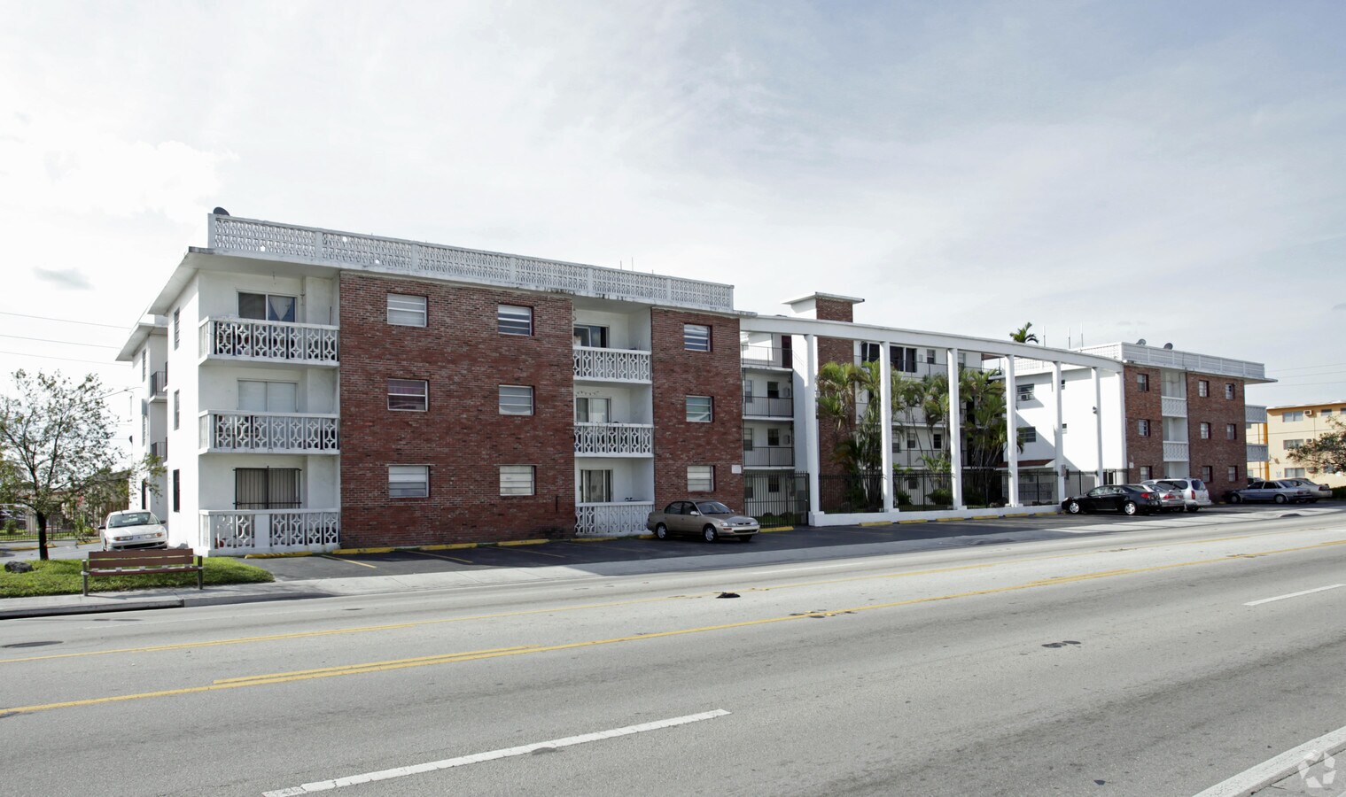 6270 W Flager St - 6270 W Flagler St Apartments