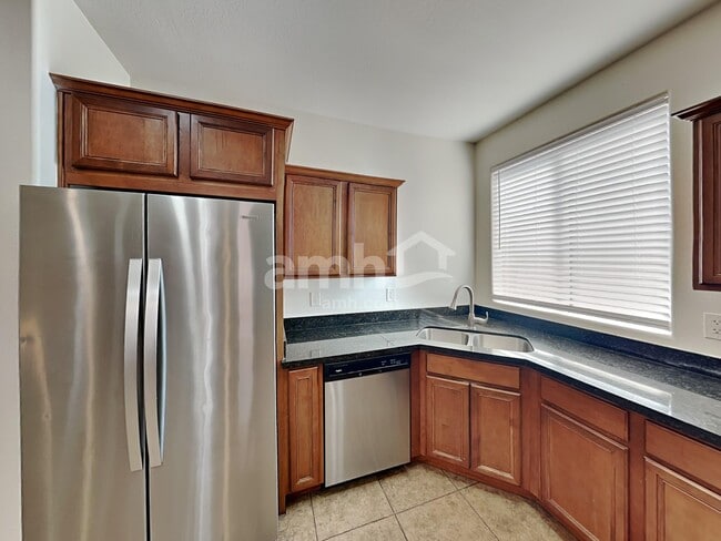 Photo - 3282 E Oakland St
