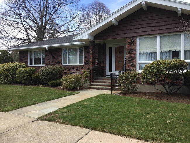 Photo - 20 Mossdale Rd House
