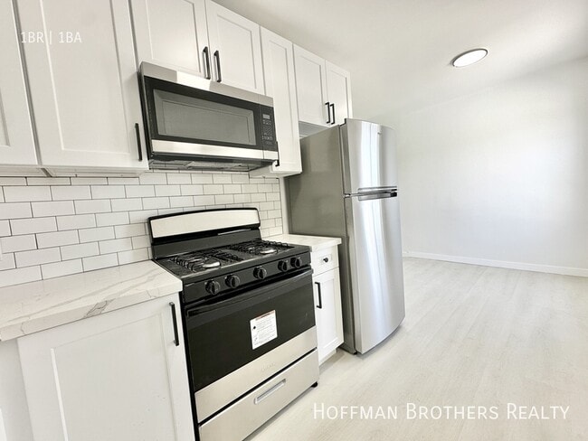 Building Photo - 243 S Carondelet St Unit 6