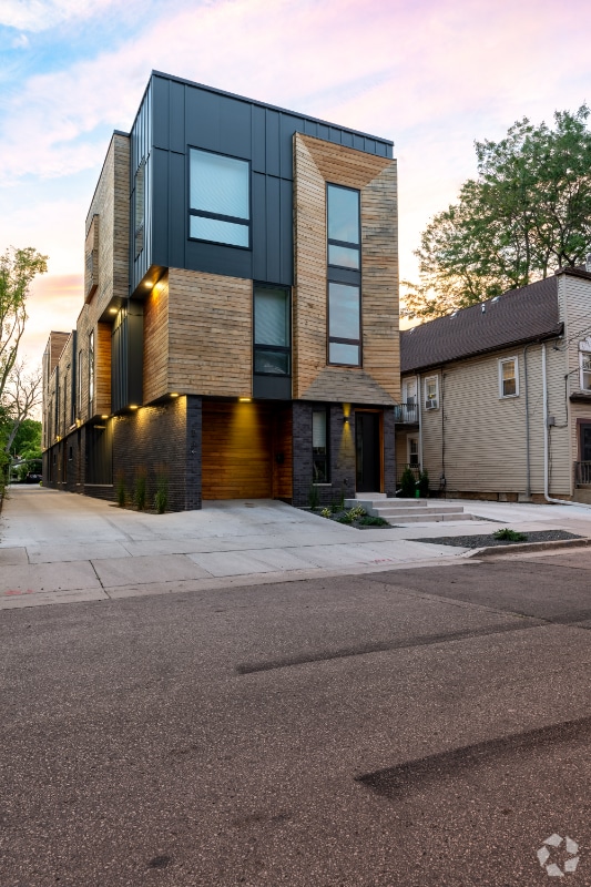 Building Photo - 1817 N Arlington Pl Rental