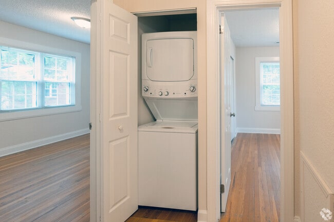 2BR,1BA-726SF