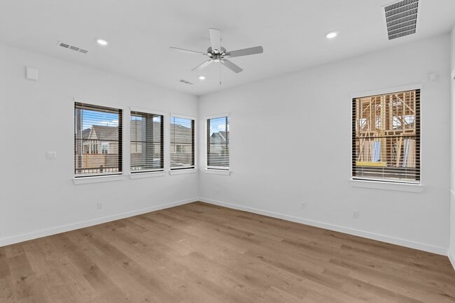 Photo - 3311 Loam Ln