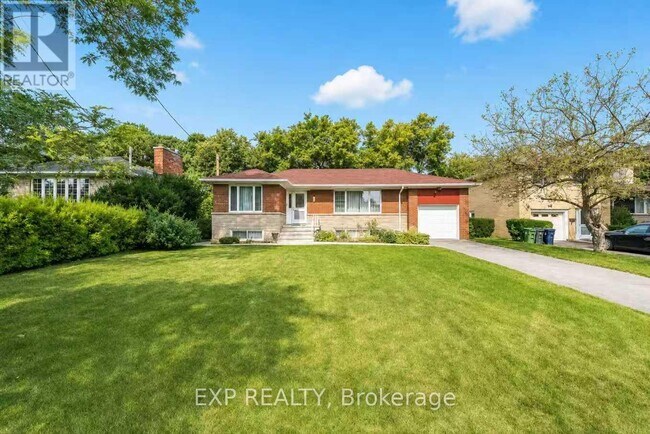 Photo - 114 Castlegrove Blvd