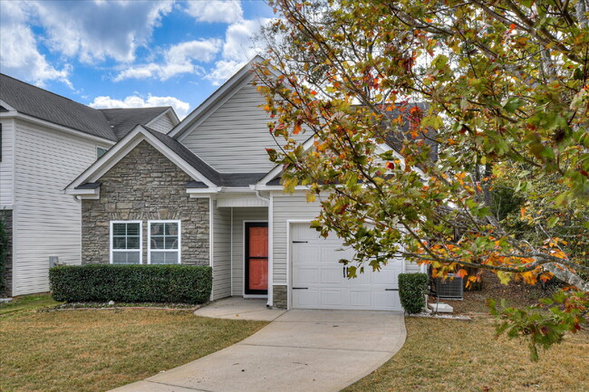 Photo - 665 Dunrobin Ln