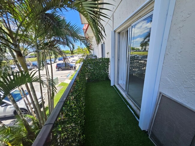 Photo - 6707 N Kendall Dr Unit VOP 116