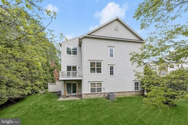 Photo - Gorgeous End of Group Owings Mils 3bd/2.5ba w/ A/C, W/D, and Modern Amenities! Available now!