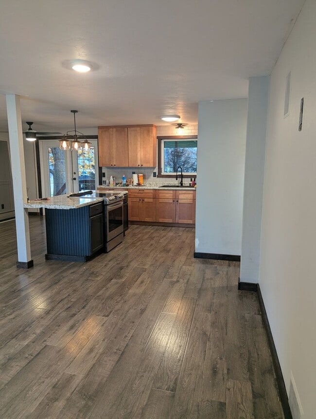 Photo - 1460 Marjorie St