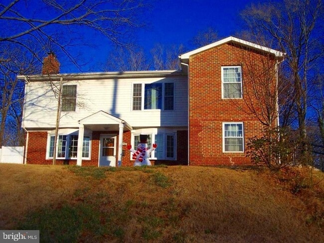 Building Photo - 7213 Adelphi Rd Rental