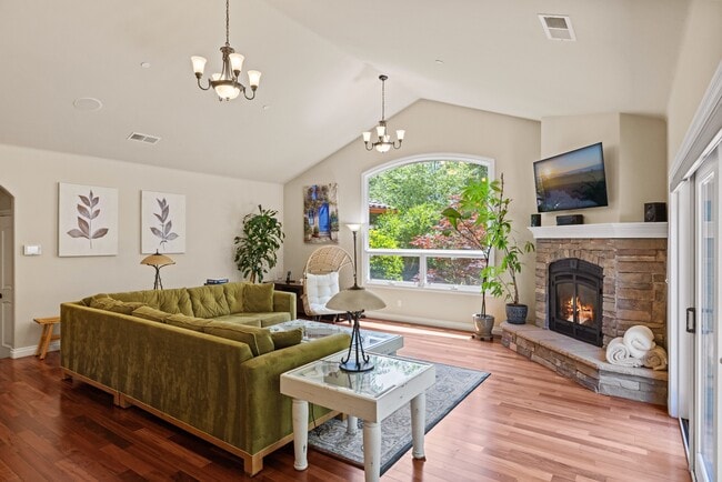 Photo - 1400 Bonita Dr