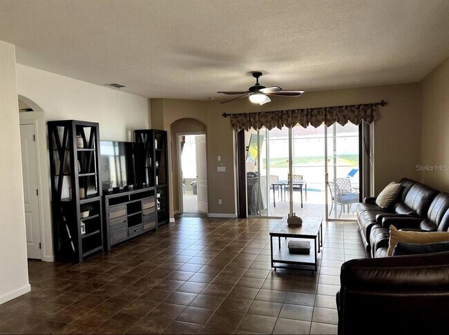Photo - 15727 Markham Dr