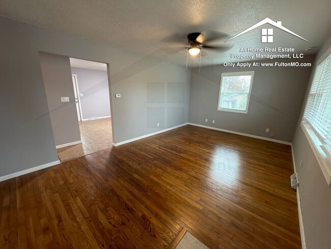 Photo - 607 Crestwood Dr