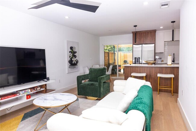 Photo - 1402 Braes Ridge Dr