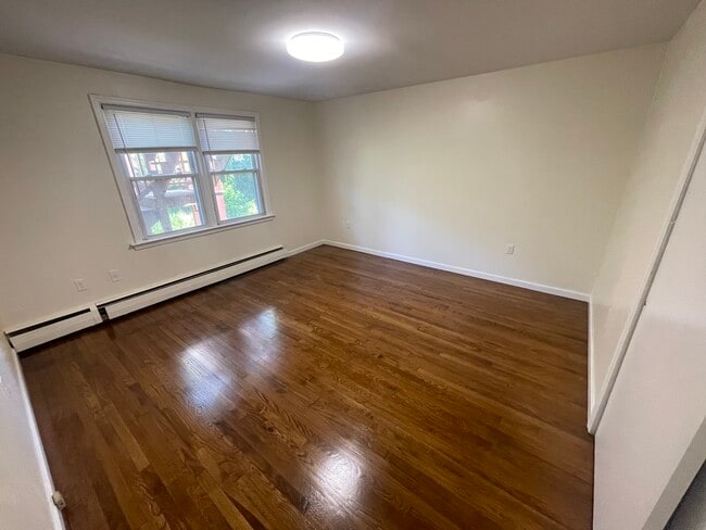 Photo - 235 Russell St